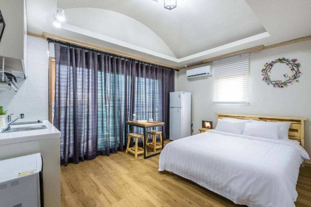 Romance Jeju Pension 外观 照片