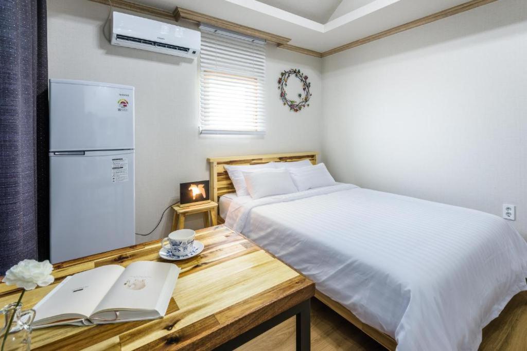 Romance Jeju Pension 外观 照片