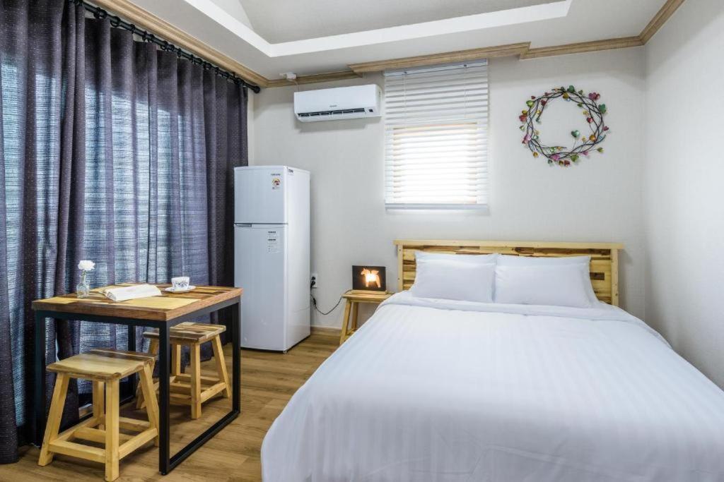 Romance Jeju Pension 外观 照片